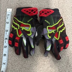 Fox Kids Gloves - Red, Black, Green